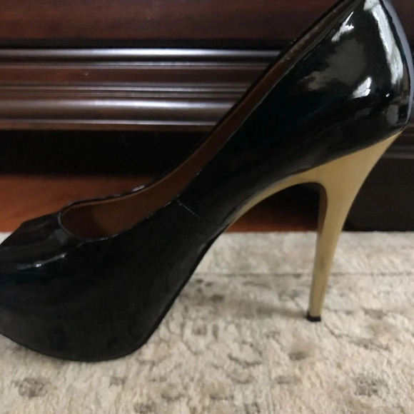 Steve Madden Black with Gold Heels - Picture 3 of 7